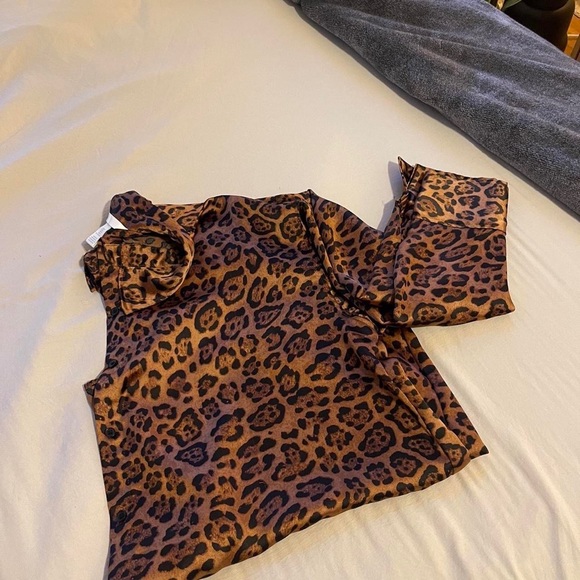 H&M oversized button up - Picture 3 of 3